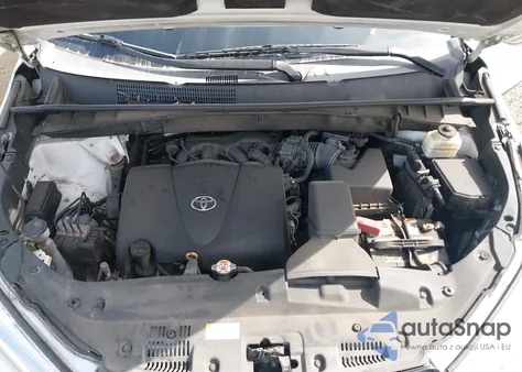 2019 Toyota Highlander Le z USA, uszkodzony, nr VIN 5TDBZRFH0KS711147